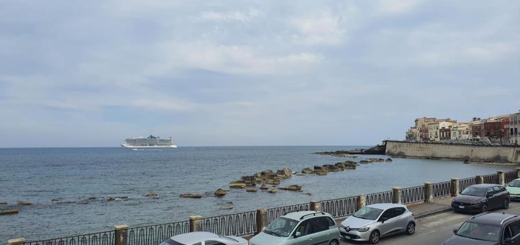 Villa Le Meraviglie Del Lungomare Syrakus Zimmer foto